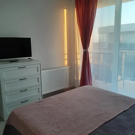 Sunny Astoria *